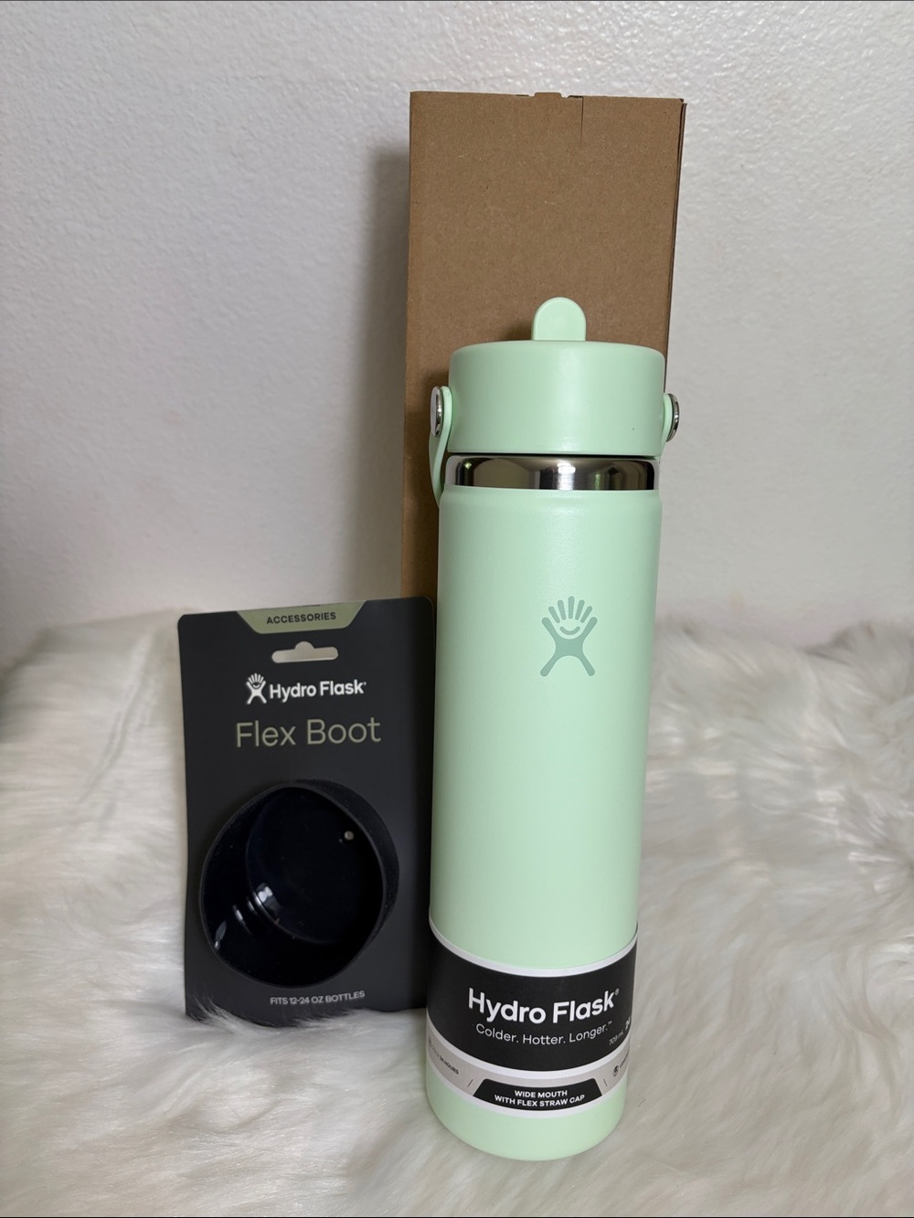 NIB Hydro Flask Aloe Wide Flex Straw Cap 24oz Bottle with Flex Boot
